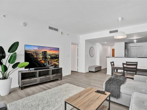 253 NE 2nd St, Unit 1706, Miami, FL 33132