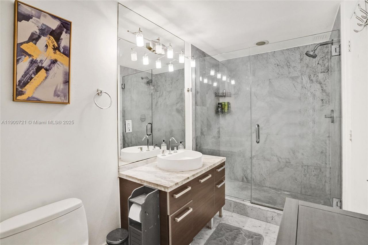 253 NE 2nd St, Unit 1706, Miami, FL 33132 Photo