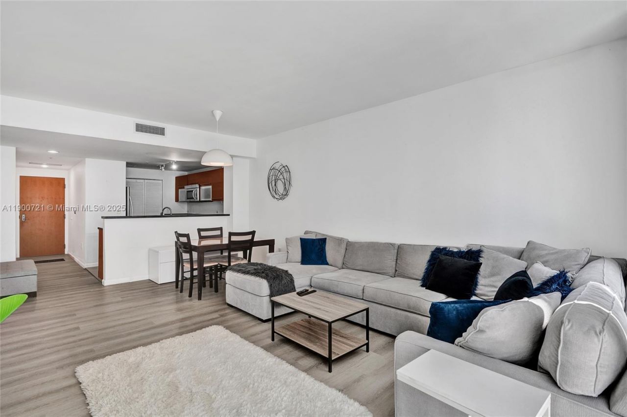 253 NE 2nd St, Unit 1706, Miami, FL 33132 Photo