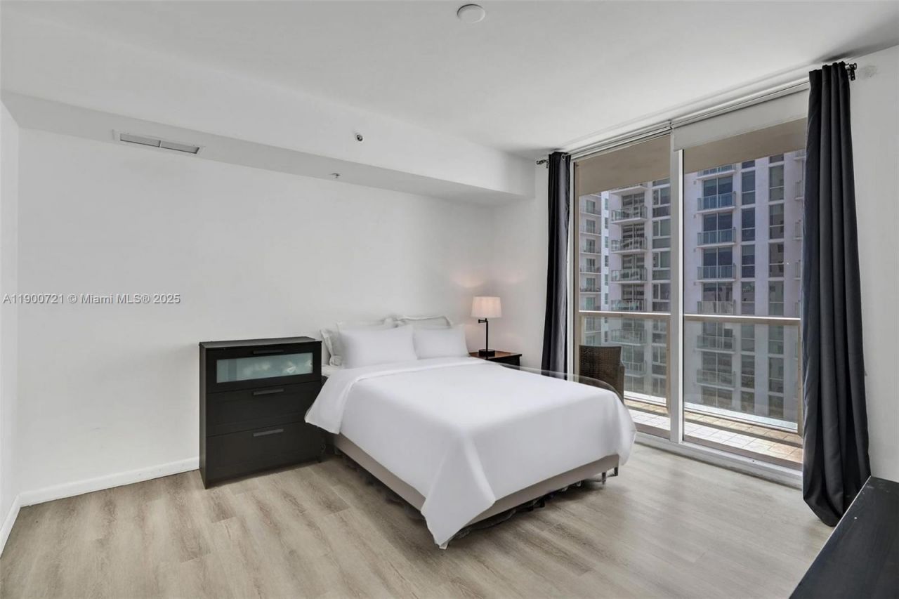 253 NE 2nd St, Unit 1706, Miami, FL 33132 Photo