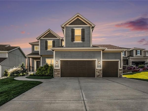 8023 NE 99th Street, Kansas City, MO 64157