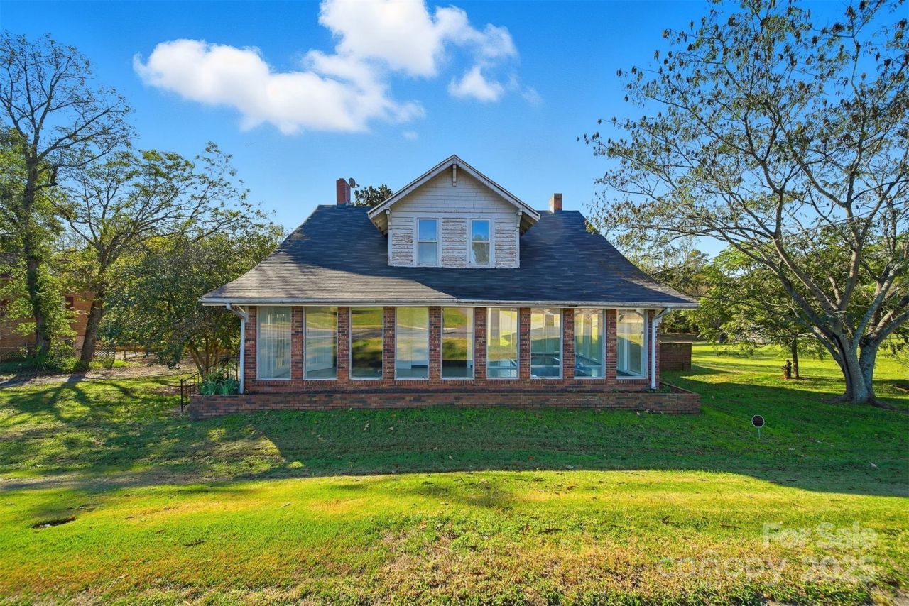 105 2nd Avenue Sw, Catawba, NC 28609 Main Photo