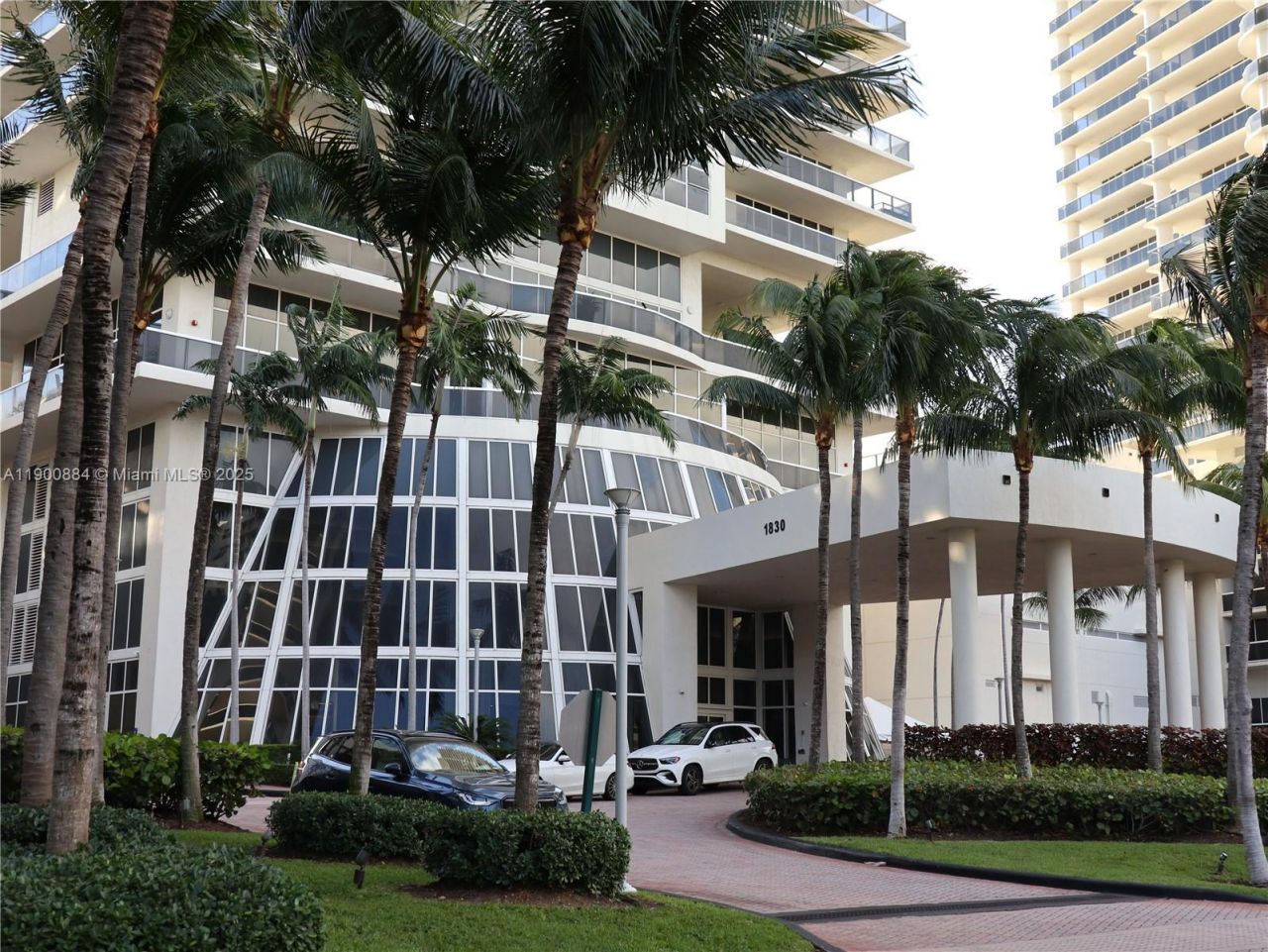 1830 S Ocean Dr, Unit 3303, Hallandale Beach, FL 33009 Photo