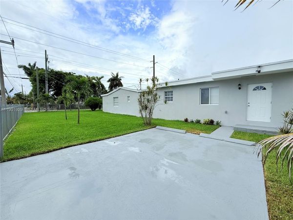 4340 SW 19th St, West Park, FL 33023