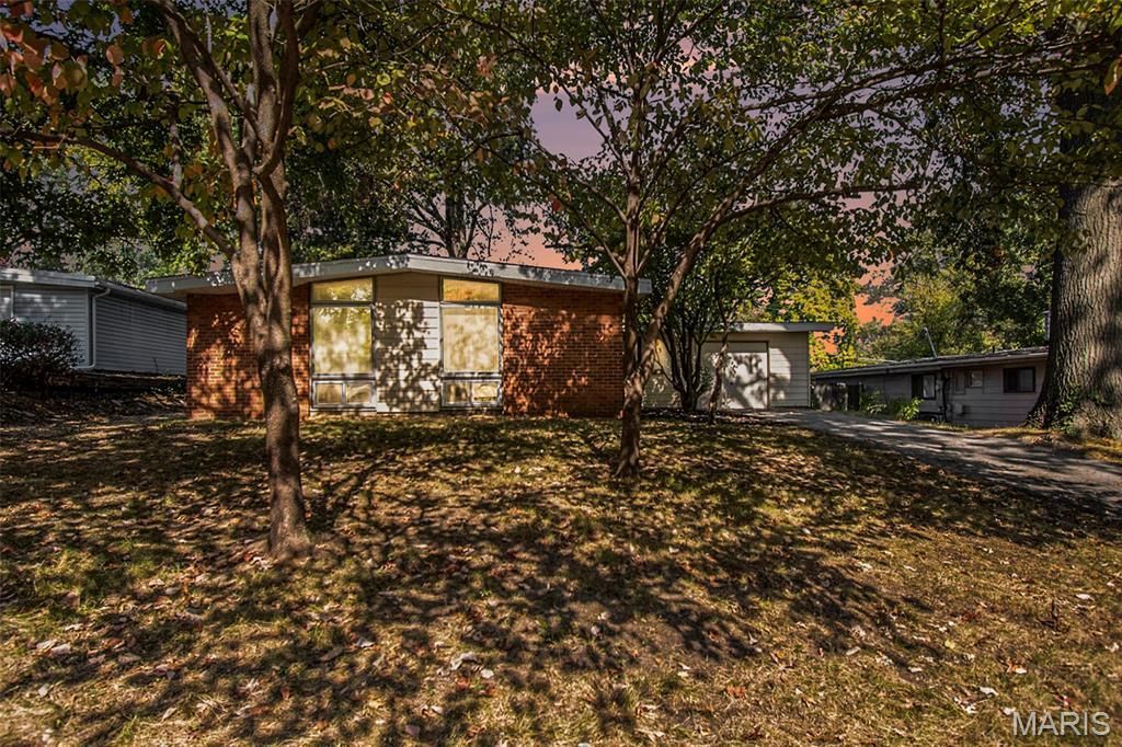 13 Bayberry Lane, Florissant, MO 63033 Main Photo