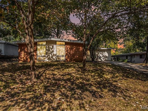 13 Bayberry Lane, Florissant, MO 63033