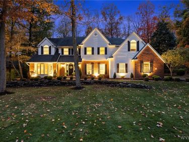 4990 Sandstone Court, Clarence, NY 14031