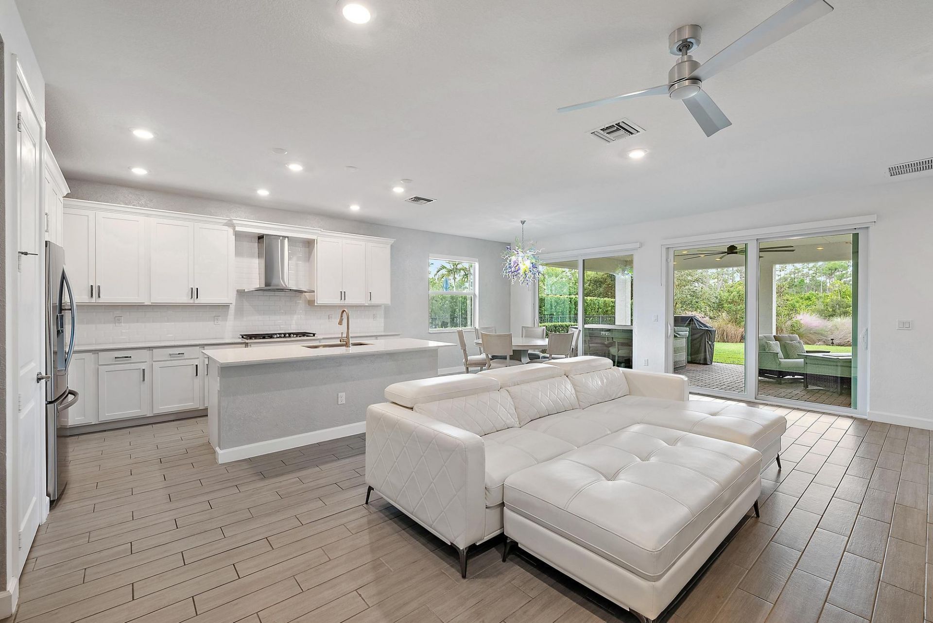 10616 Starling Way, West Palm Beach, FL 33412 Photo