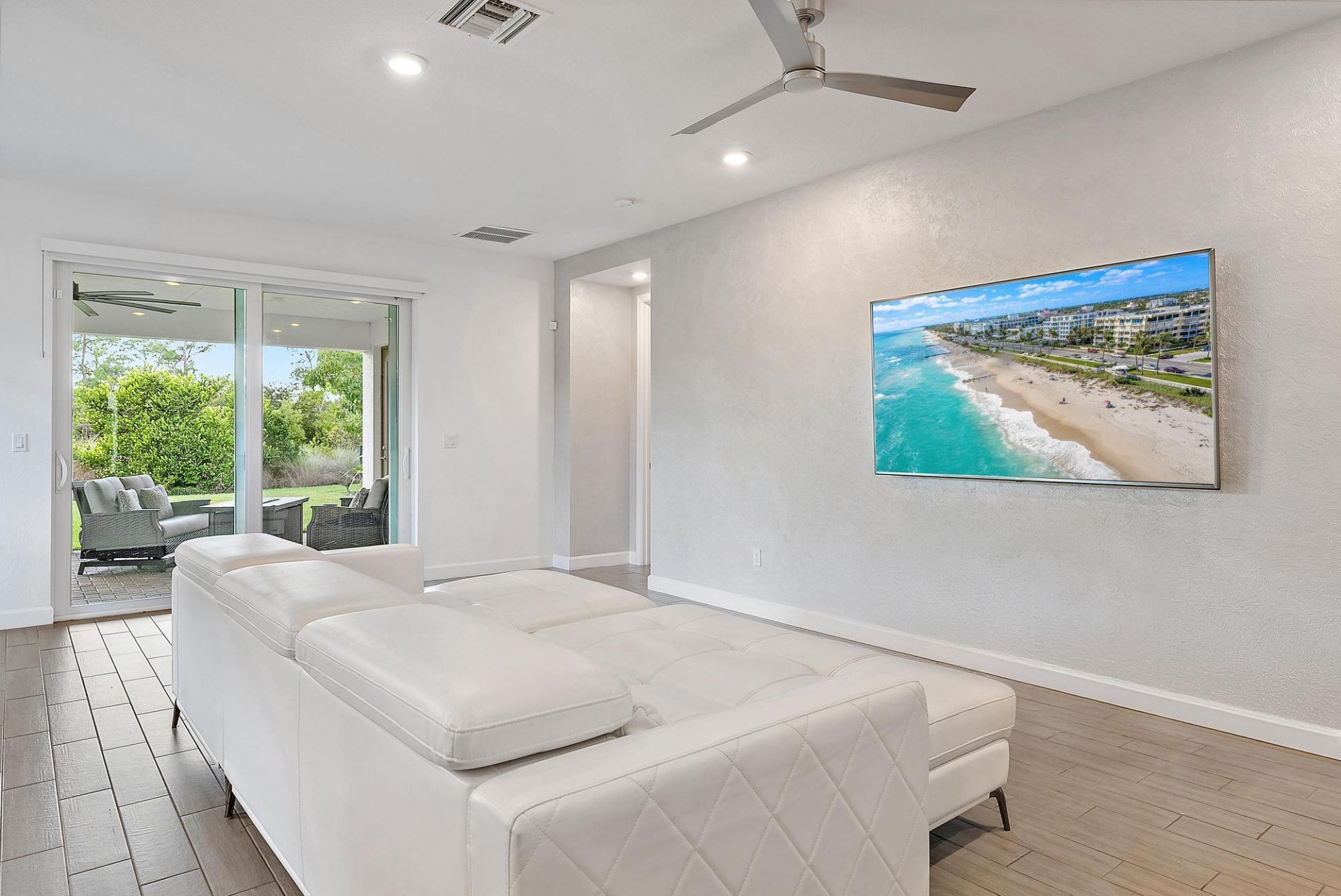 10616 Starling Way, West Palm Beach, FL 33412 Photo