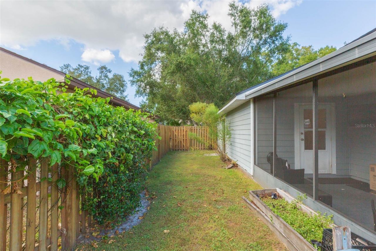 7703 Robert E Lee Road, Tampa, FL 33637 Photo