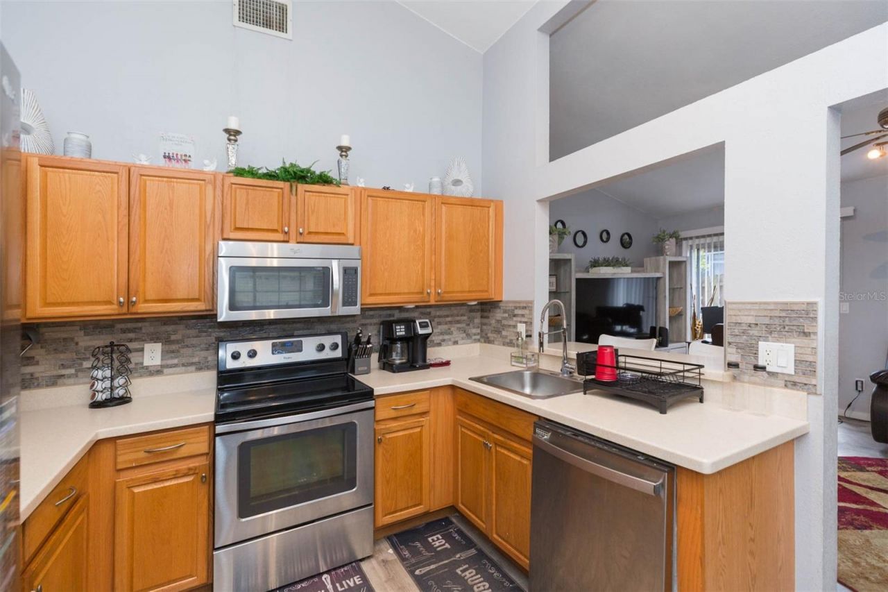 7703 Robert E Lee Road, Tampa, FL 33637 Photo