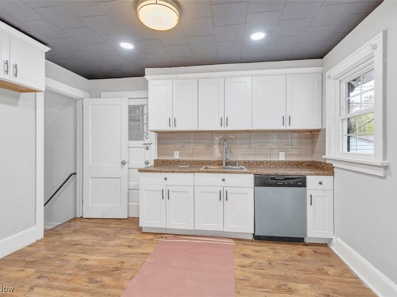 1554 E 221st Street, Euclid, OH 44117 Photo 5