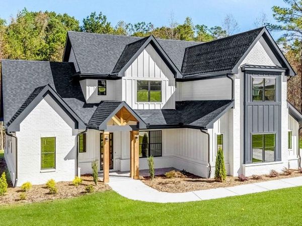 121 Forest Berry Court, Newnan, GA 30265