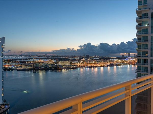 901 Brickell Key Blvd, Unit 3607, Miami, FL 33131