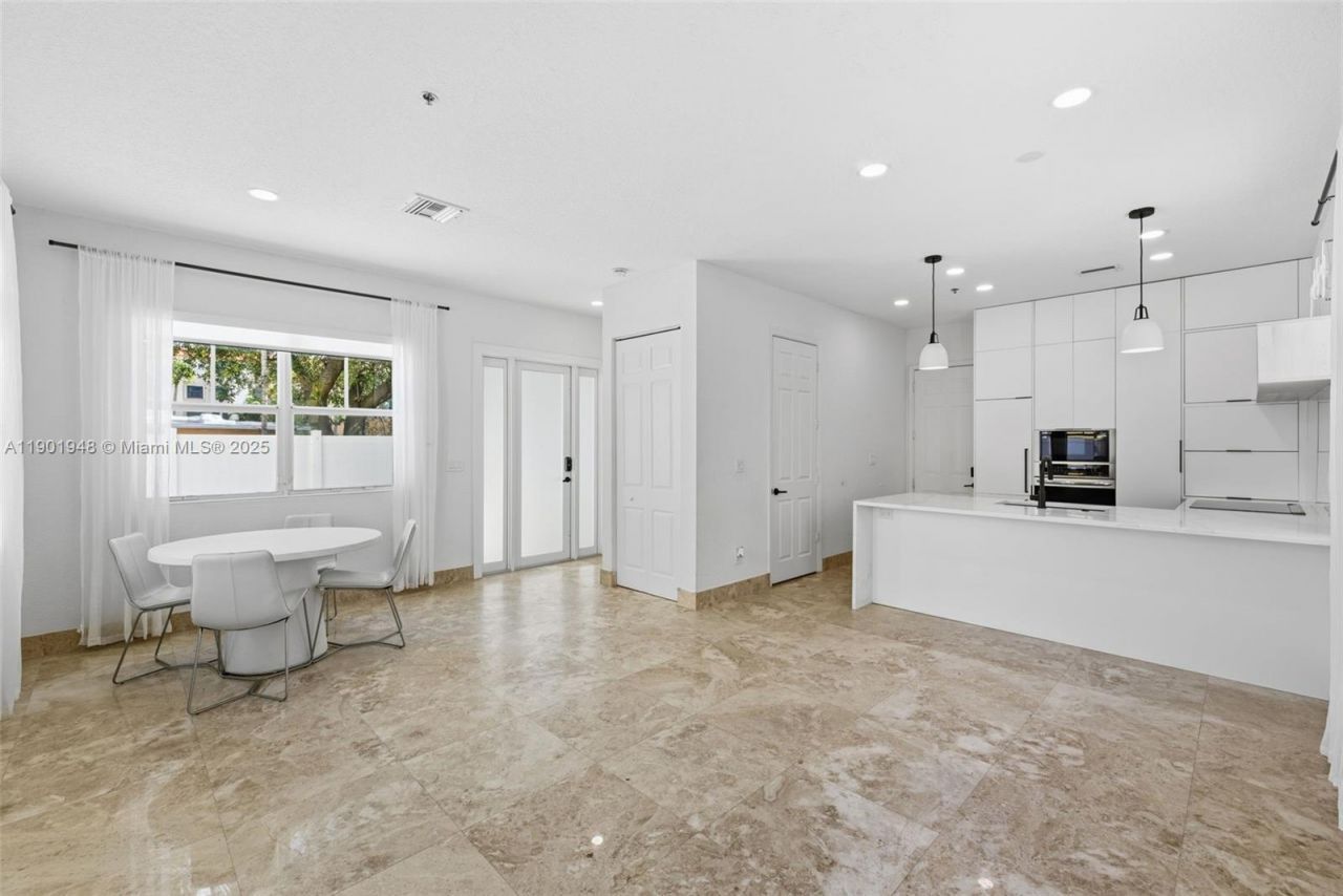 623 NE 11th Ave, Fort Lauderdale, FL 33304 Photo