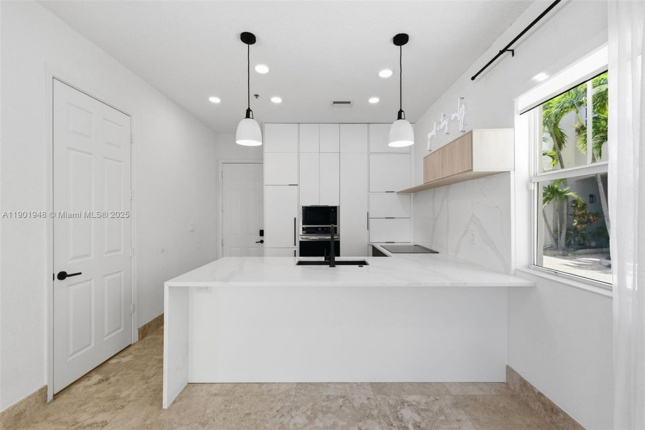 623 NE 11th Ave, Fort Lauderdale, FL 33304 Photo