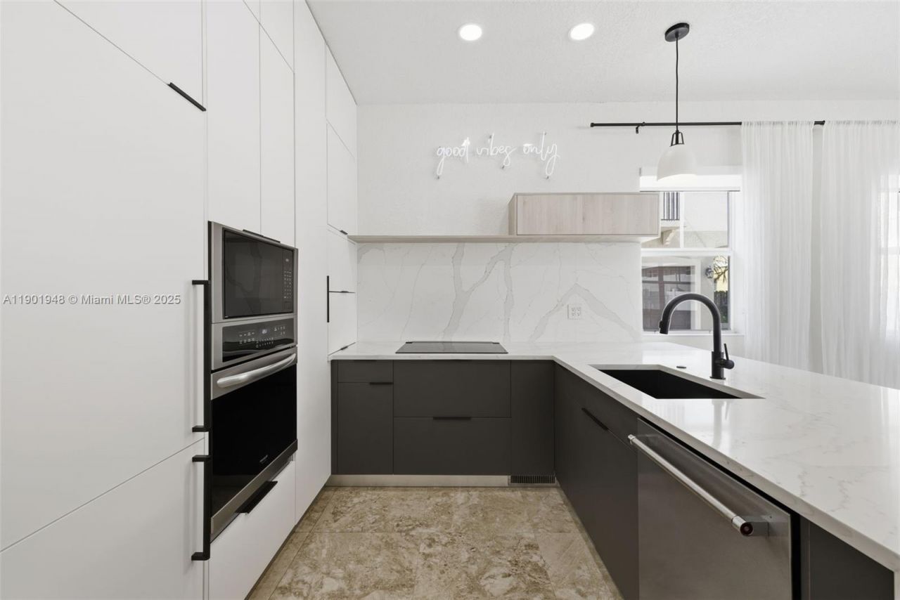 623 NE 11th Ave, Fort Lauderdale, FL 33304 Photo