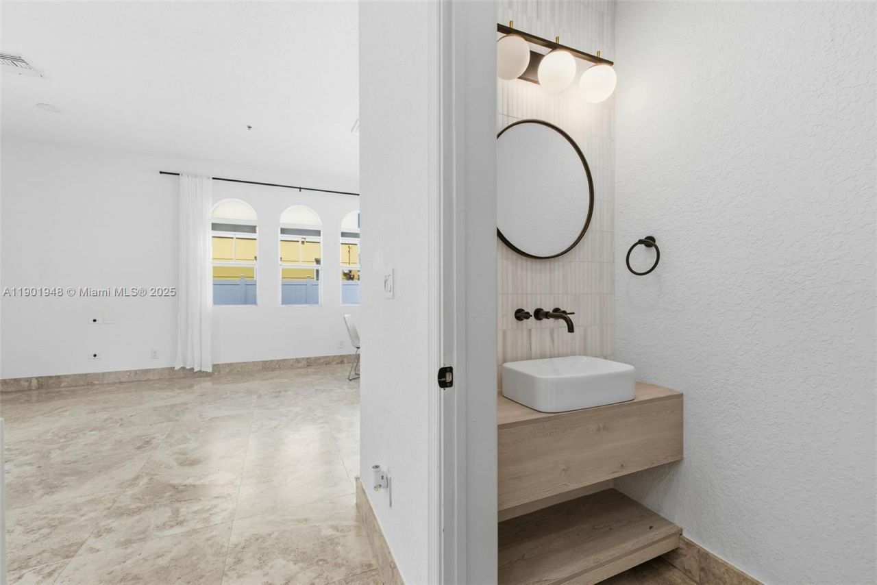 623 NE 11th Ave, Fort Lauderdale, FL 33304 Photo