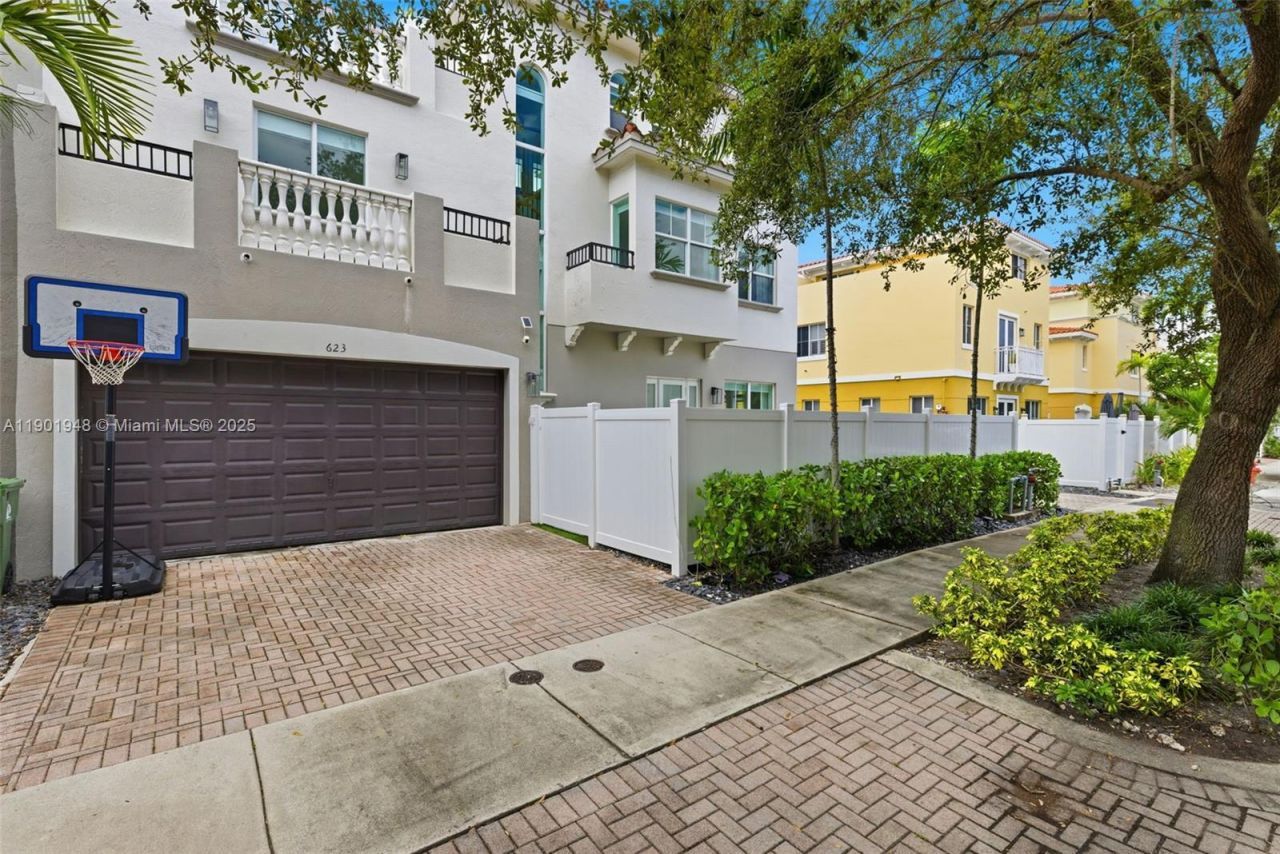 623 NE 11th Ave, Fort Lauderdale, FL 33304 Photo