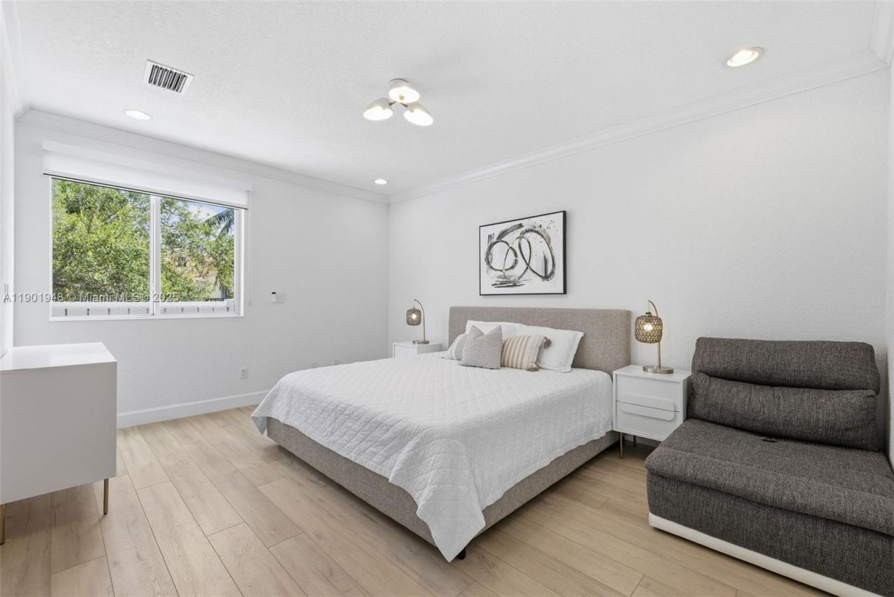 623 NE 11th Ave, Fort Lauderdale, FL 33304 Photo