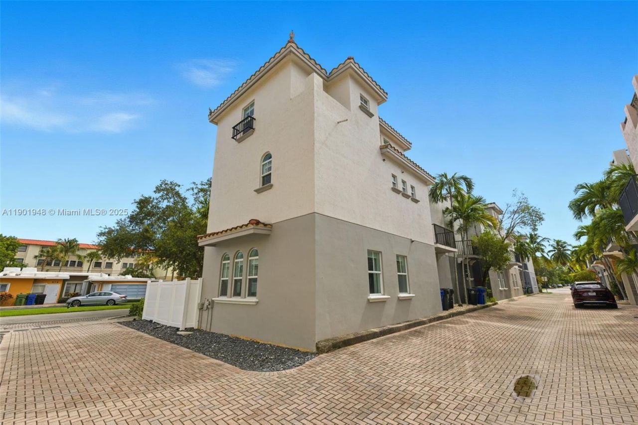 623 NE 11th Ave, Fort Lauderdale, FL 33304 Photo