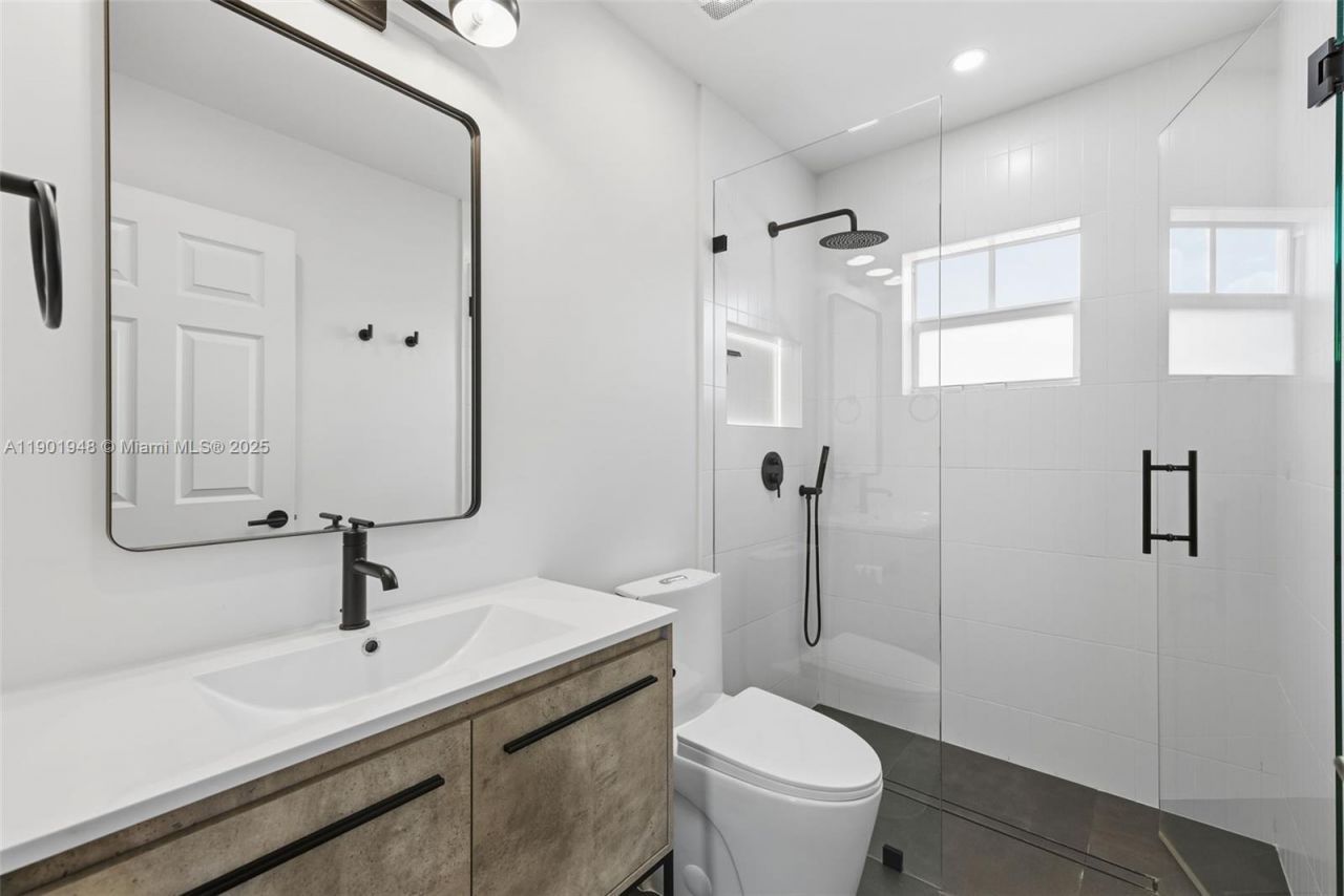 623 NE 11th Ave, Fort Lauderdale, FL 33304 Photo