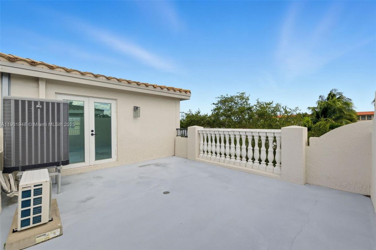 623 NE 11th Ave, Fort Lauderdale, FL 33304 Photo