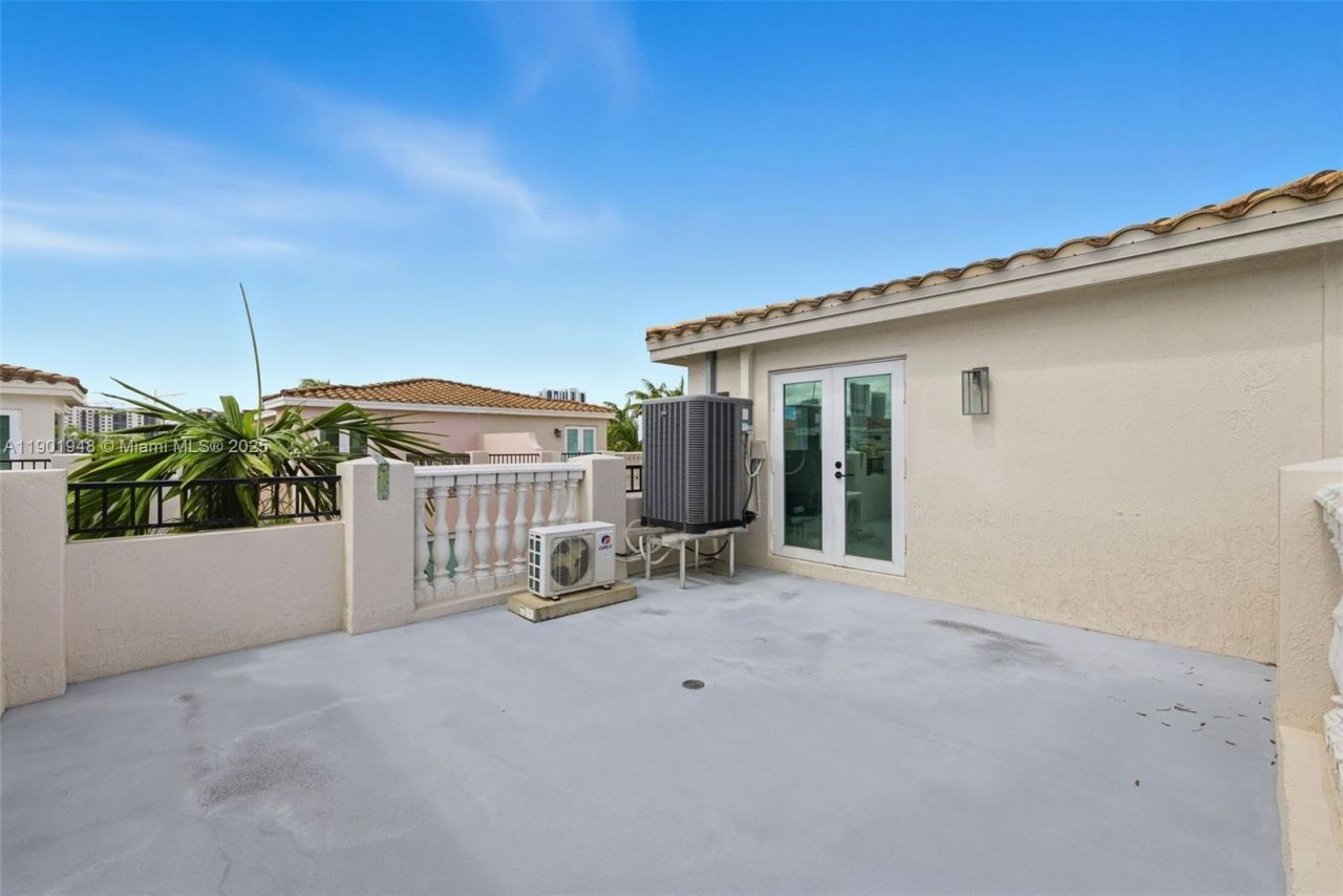 623 NE 11th Ave, Fort Lauderdale, FL 33304 Photo