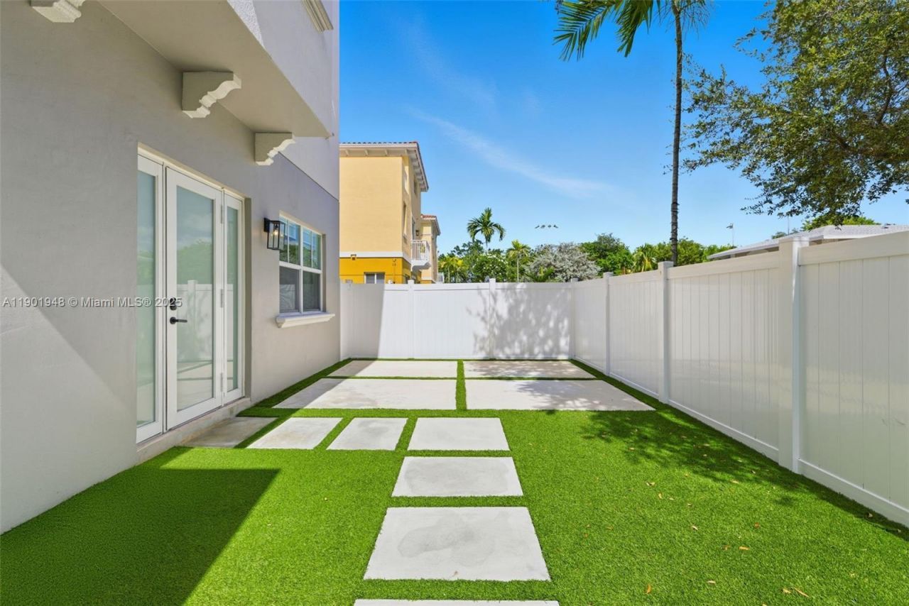 623 NE 11th Ave, Fort Lauderdale, FL 33304 Photo