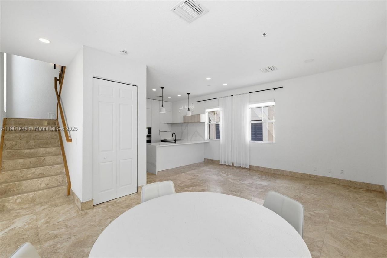 623 NE 11th Ave, Fort Lauderdale, FL 33304 Photo