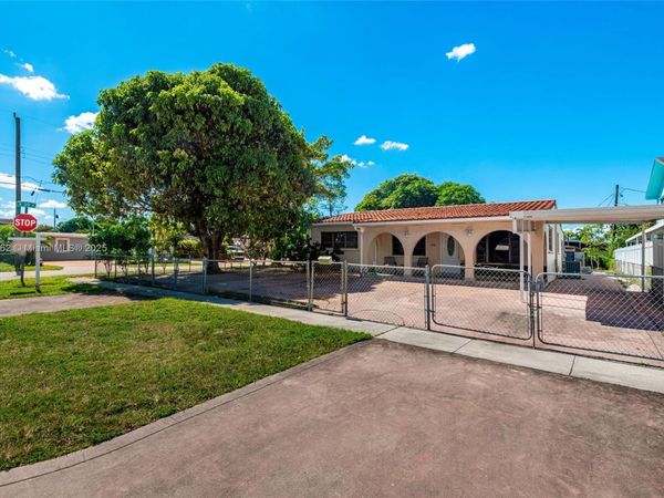 3920 W 3rd Ave, Hialeah, FL 33012