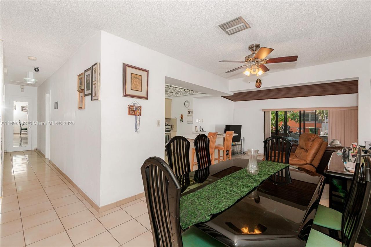 3920 W 3rd Ave, Hialeah, FL 33012 Photo
