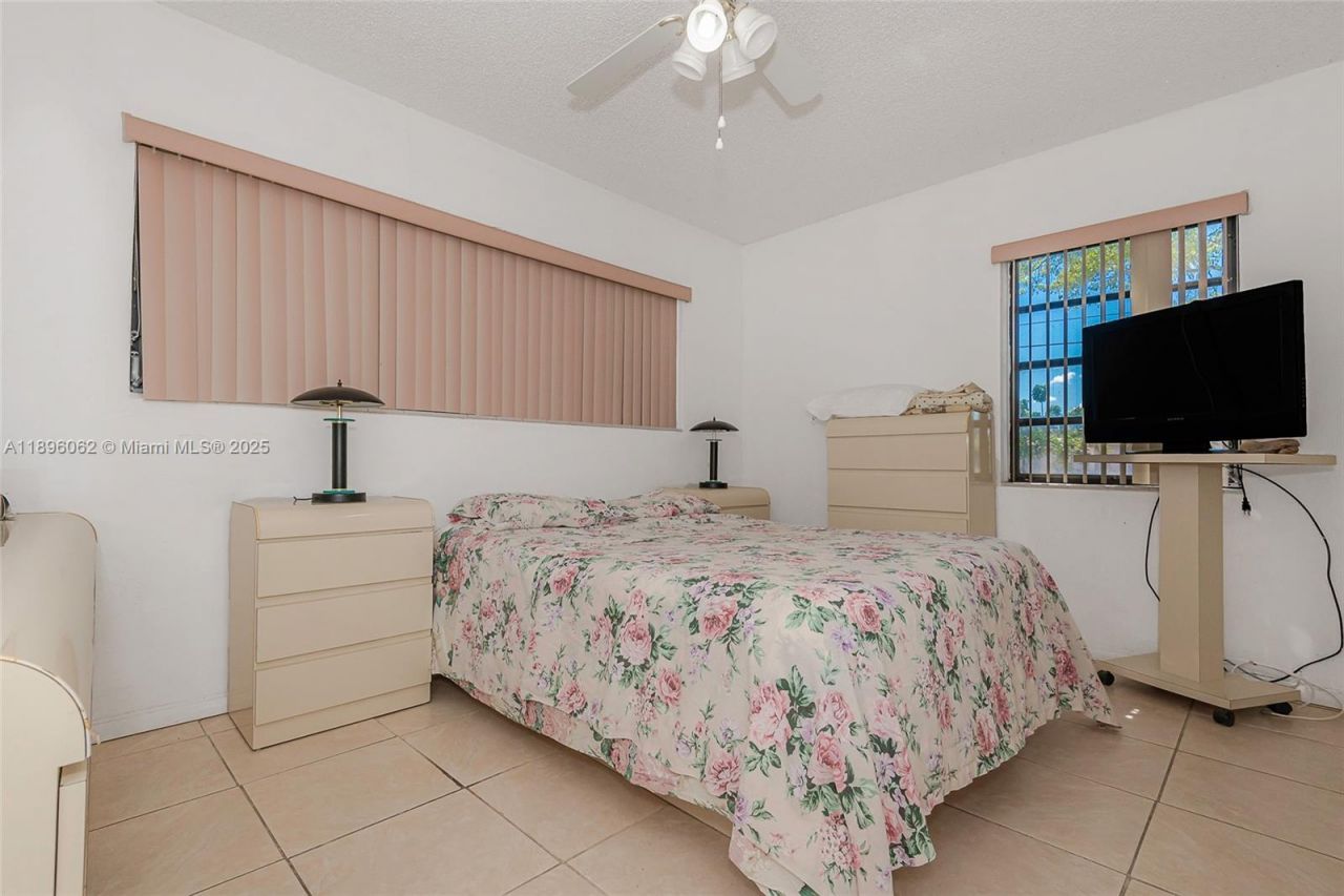 3920 W 3rd Ave, Hialeah, FL 33012 Photo