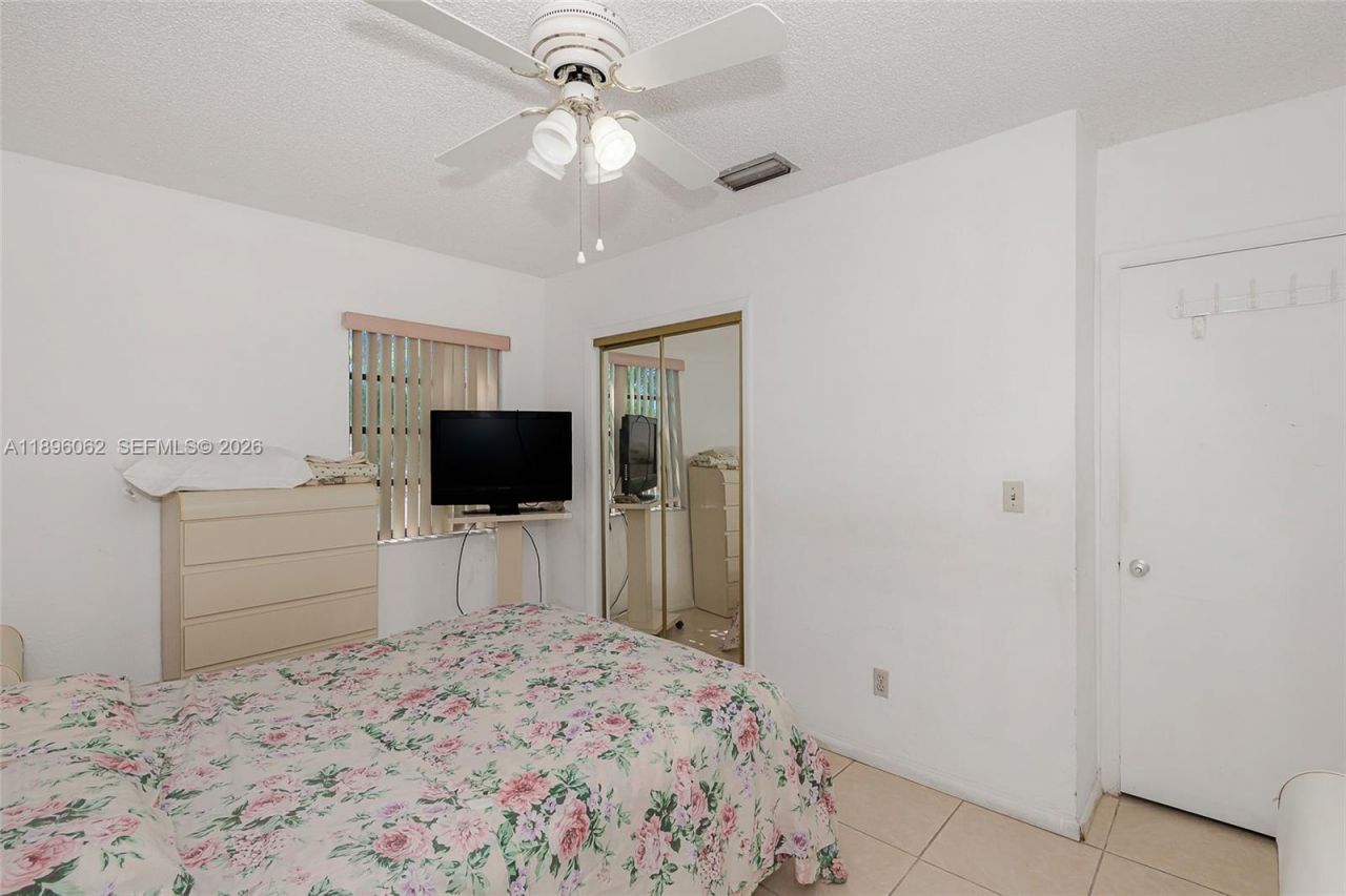 3920 W 3rd Ave, Hialeah, FL 33012 Photo
