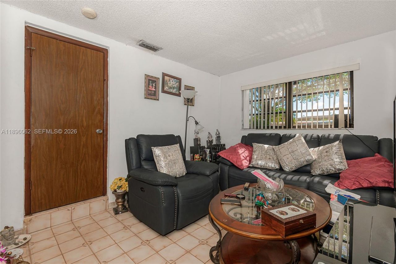 3920 W 3rd Ave, Hialeah, FL 33012 Photo
