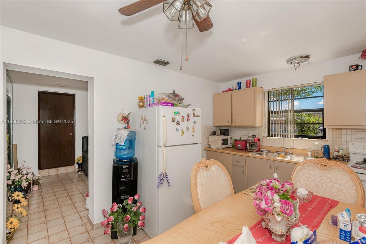 3920 W 3rd Ave, Hialeah, FL 33012 Photo