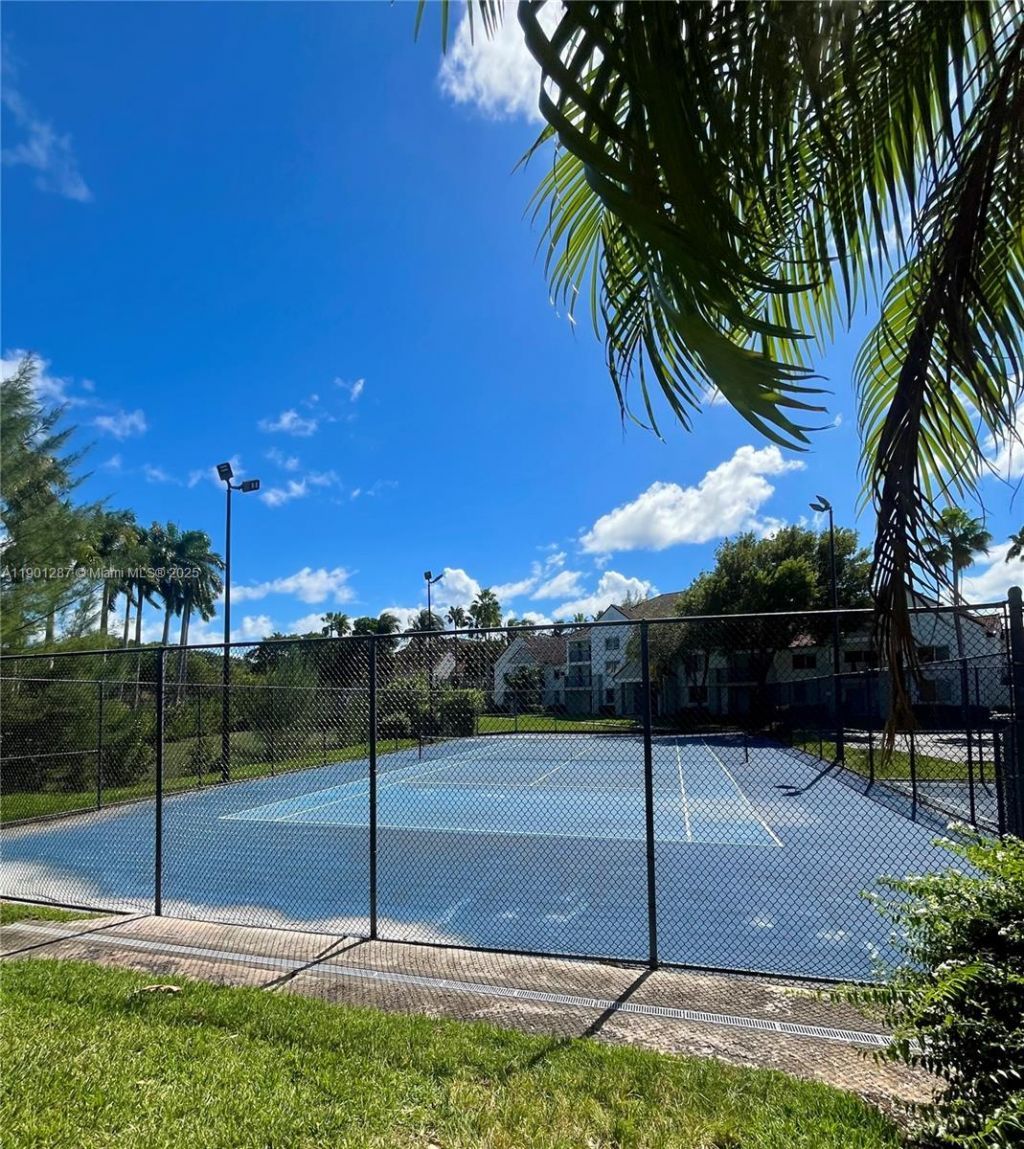 2731 Ocean Club Blvd, Unit 301, Hollywood, FL 33019 Photo