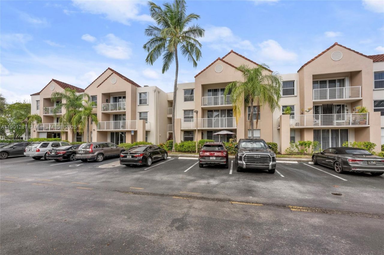 2731 Ocean Club Blvd, Unit 301, Hollywood, FL 33019 Photo