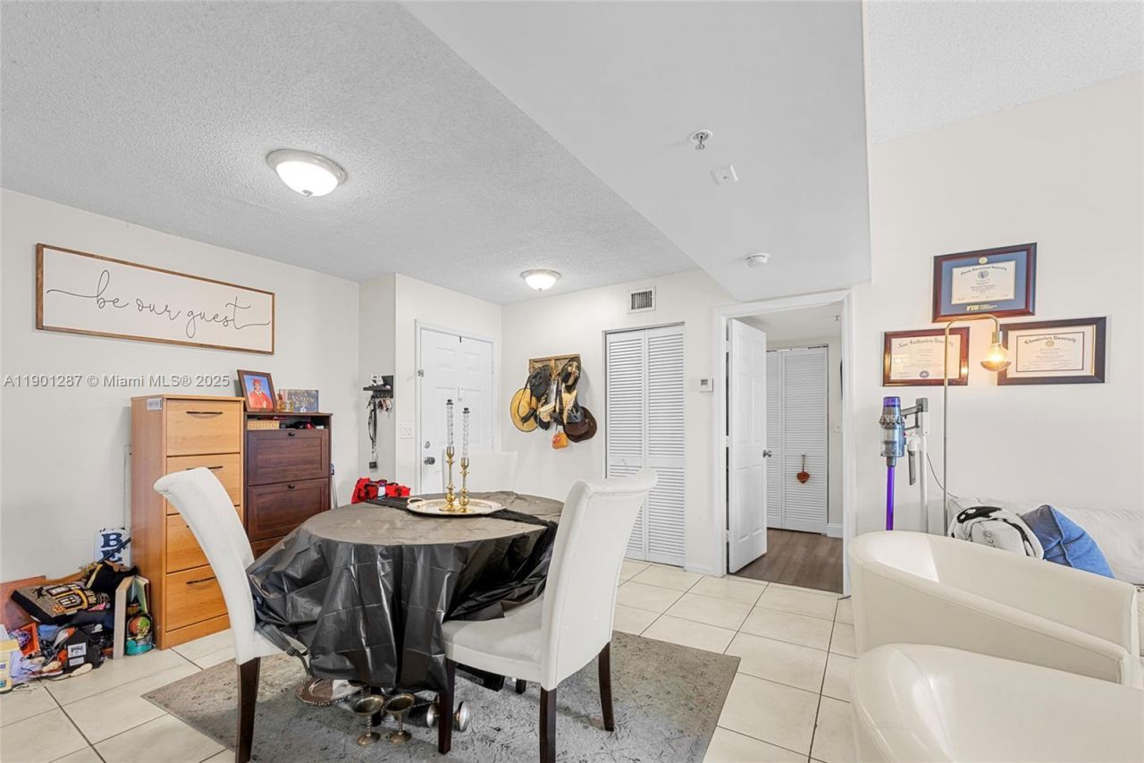 2731 Ocean Club Blvd, Unit 301, Hollywood, FL 33019 Photo