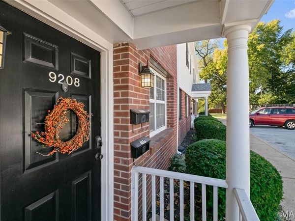 9208 Eager Road, St Louis, MO 63144