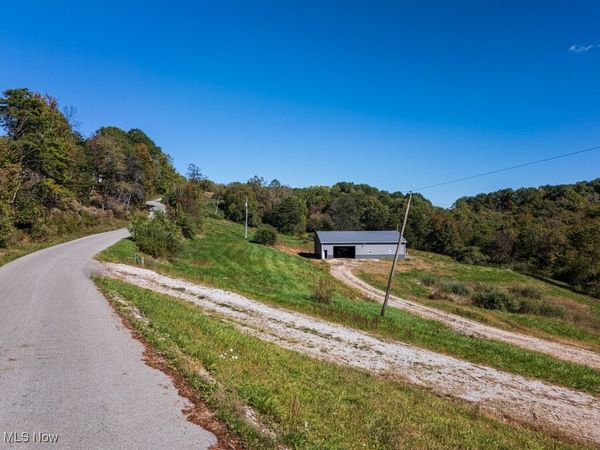 7207 Lost Pavement Road, Washington, WV 26181