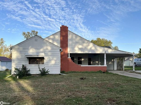 820 N Grand Street, Chariton, IA 50049