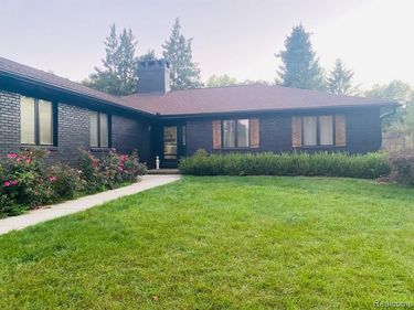 6803 Napoleon Road, Leoni Twp, MI 49201