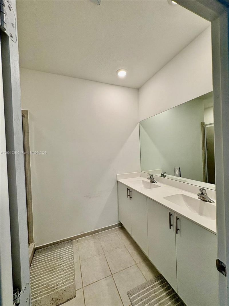 1020 SE 26th Ter, Homestead, FL 33035 Photo