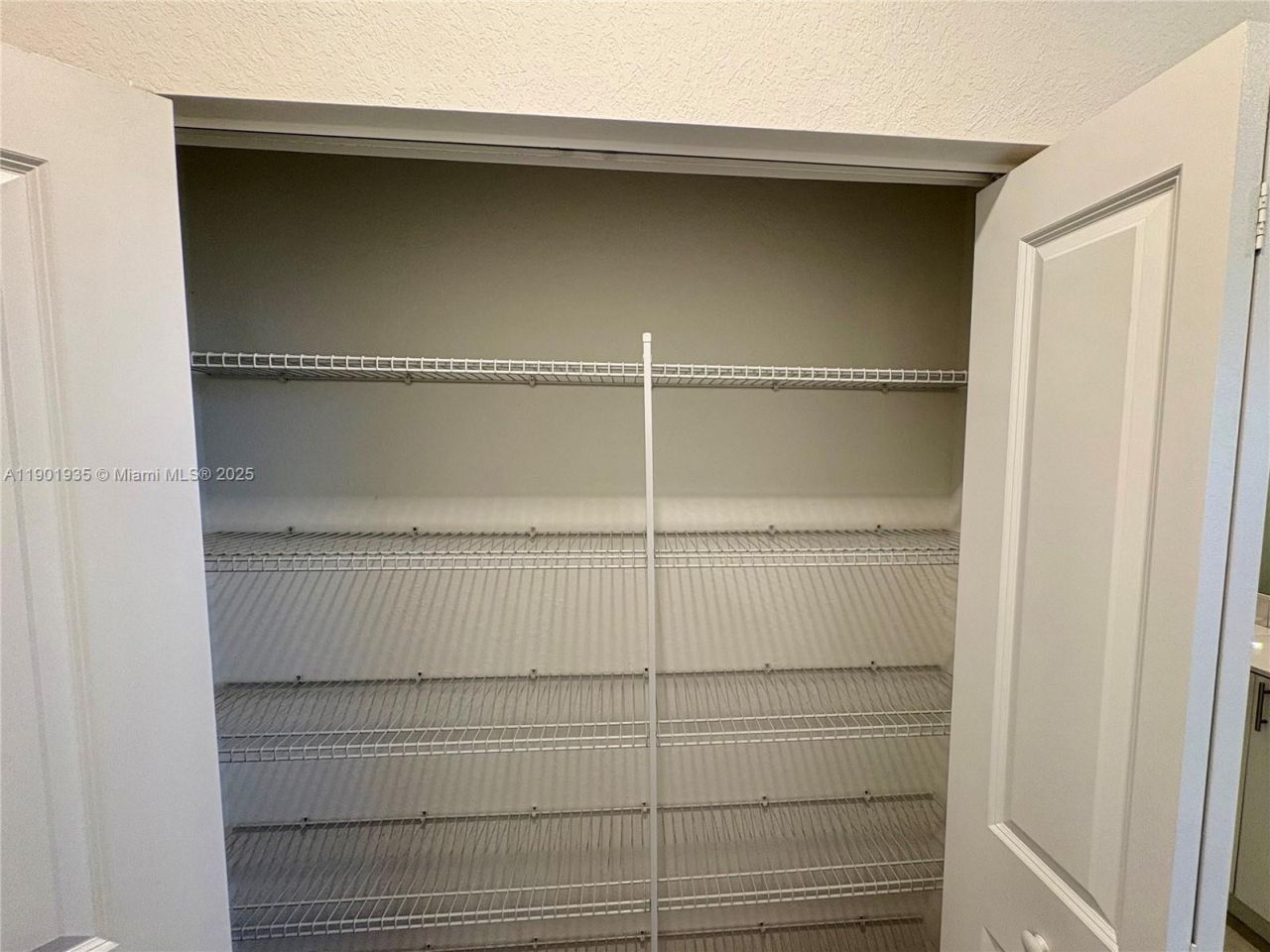 1020 SE 26th Ter, Homestead, FL 33035 Photo