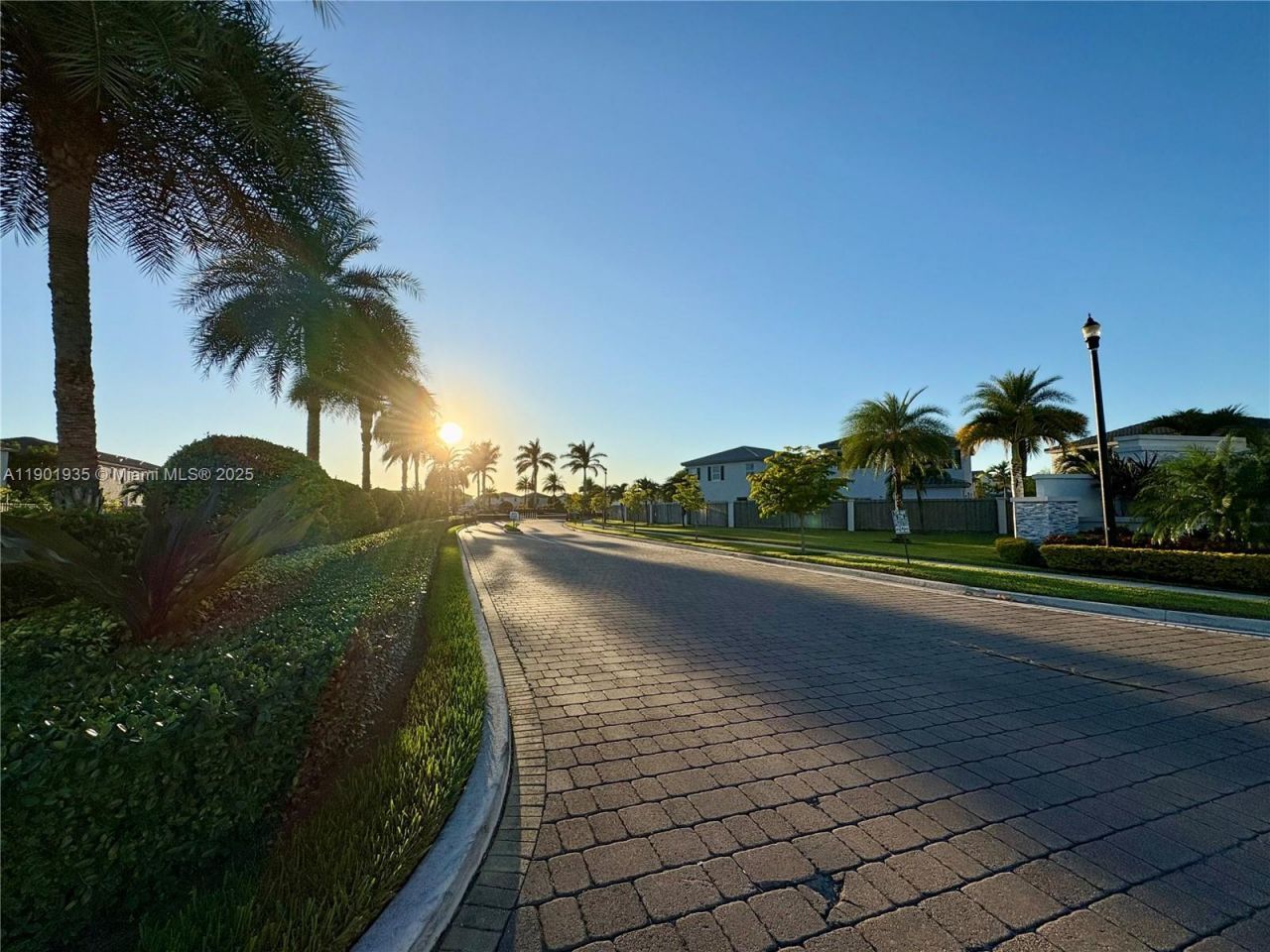 1020 SE 26th Ter, Homestead, FL 33035 Photo