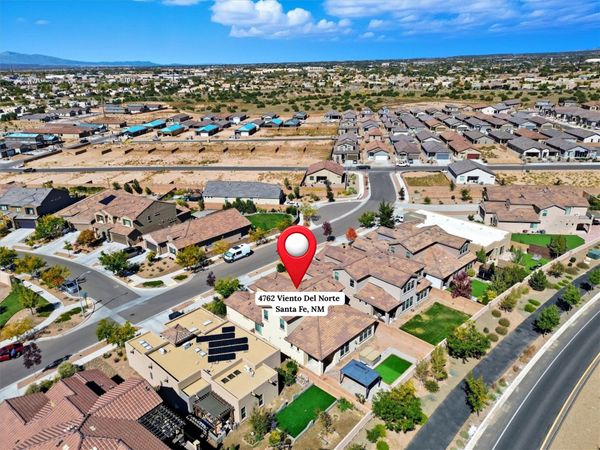 4762 Viento Del Norte, Santa Fe, NM 87507