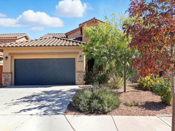 4762 Viento Del Norte, Santa Fe, NM 87507