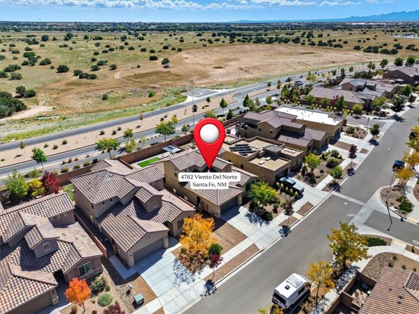 4762 Viento Del Norte, Santa Fe, NM 87507