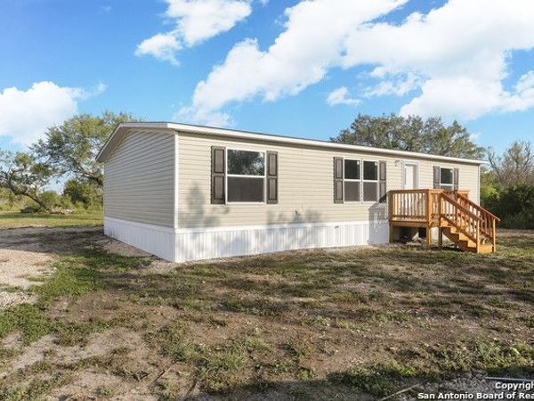 5073 Abbott Rd, Unit 2, St Hedwig, TX 78152